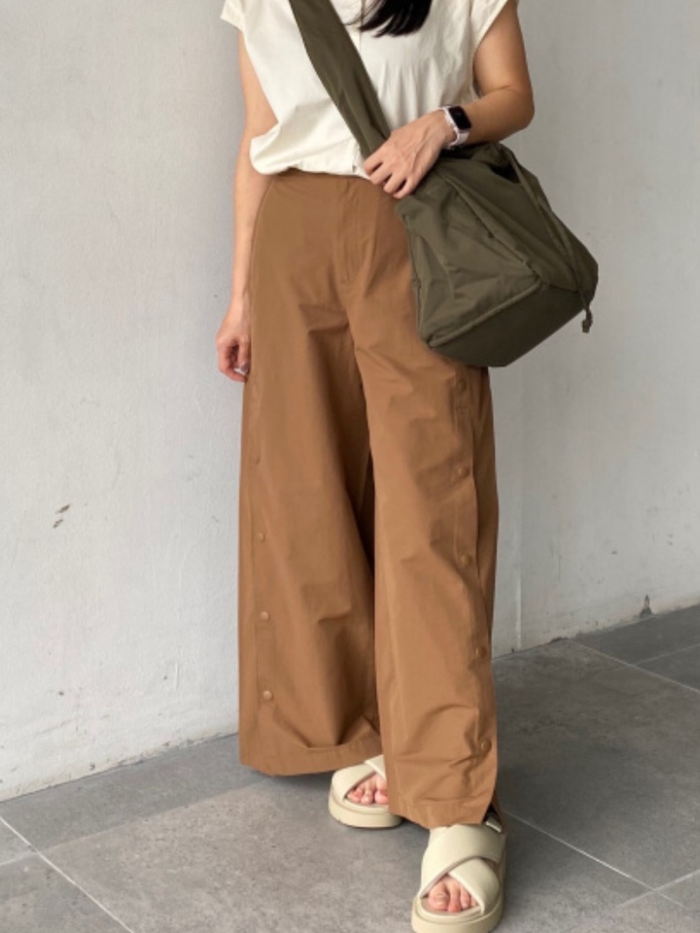 UNIQLO C Side Snap Pants Wide Leg Camel Brown High Waisted Utilitarian Tearaway